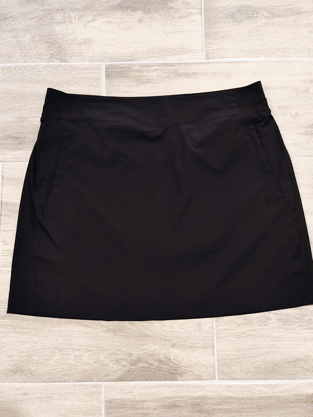 Women’s Black Active Mini Skirt with Side Pockets